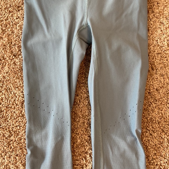 Lululemon Athletica Size 2  Excellent Condition 🔥 - Picture 3 of 7